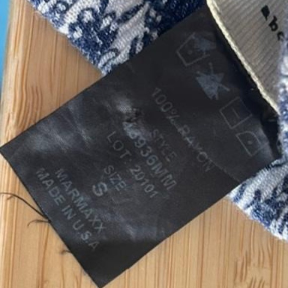 Blue and White Floral Print midi skirt - Picture 2 of 6